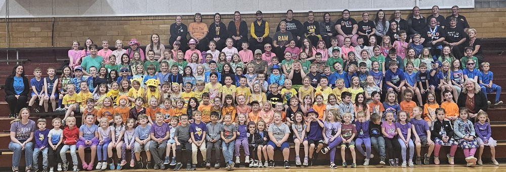 mapleton elementary students and staff in class colors